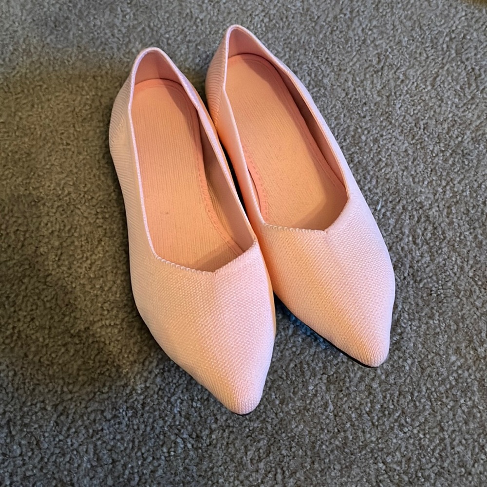 Pink shoes like Rothy’s